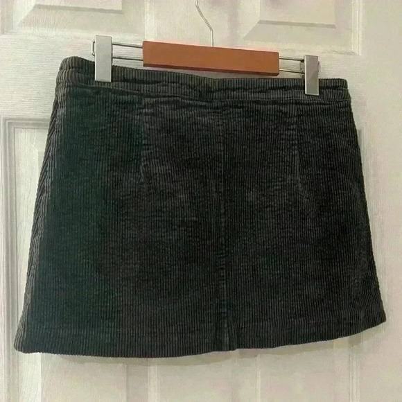 Mono B green corduroy button front skirt with pockets  size large green - Picture 3 of 8